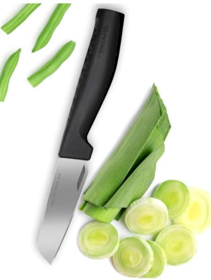 FISKARS Нож для овощей 1051777