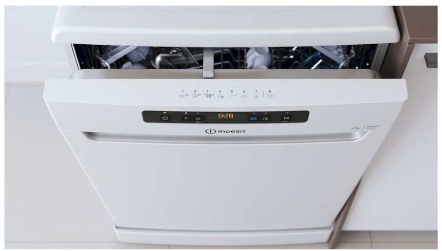 Отдельностоящая посудомоечная машина Indesit DFO 3C26
