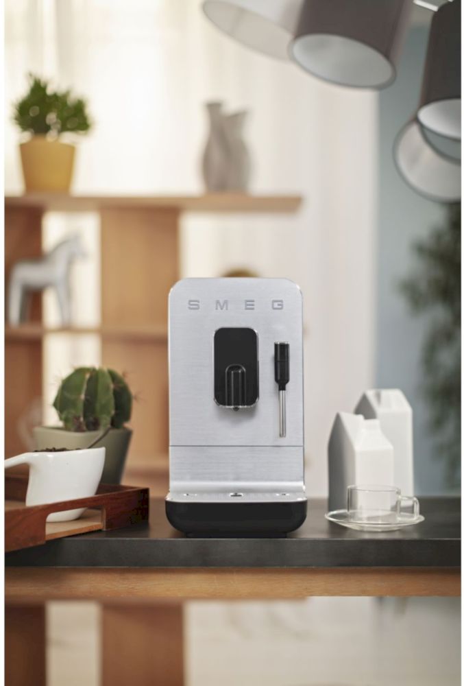 Кофемашина Smeg BCC02FBMEU черный