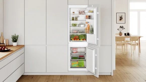 Холодильник Bosch KIN86NSE0