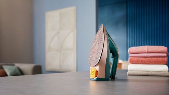 Утюг Philips DST8030/70