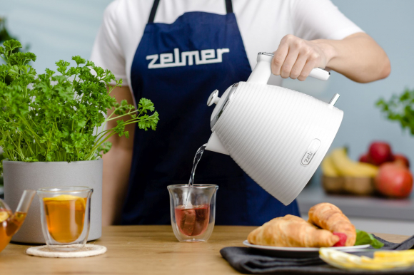Электрический чайник Zelmer ZCK7650
