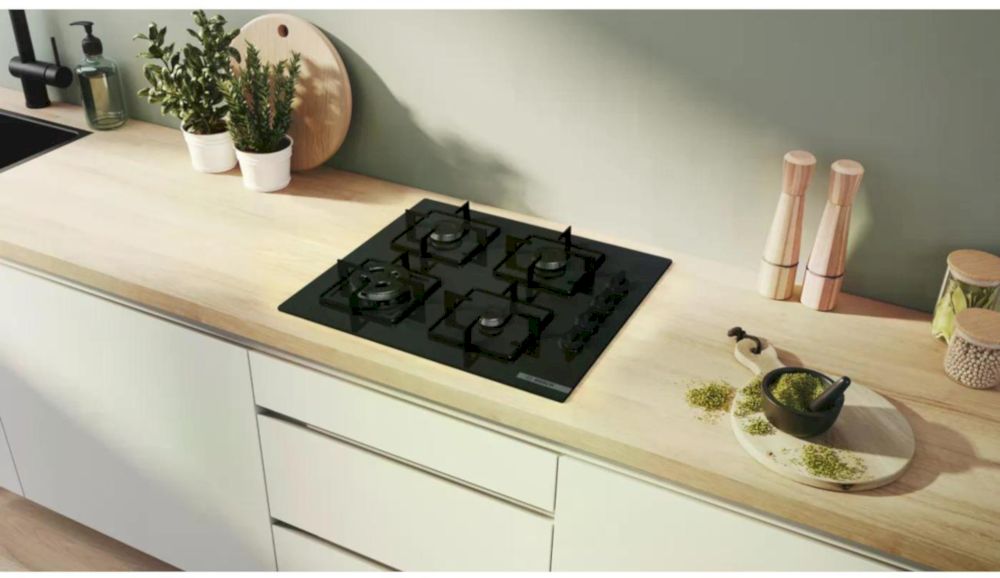 Газовая варочная поверхность Bosch POH6B6K30 Чёрное стекло