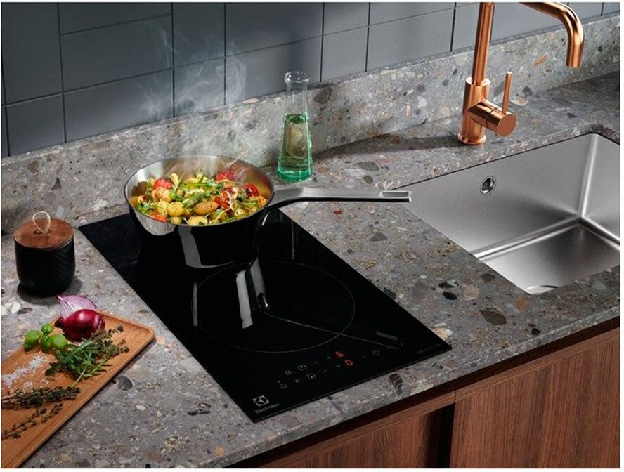 Индукционная варочная поверхность Electrolux LIT 30231C 30 cm 300 Domino
