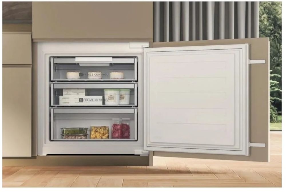 Встраиваемый холодильник Whirlpool SP40 812 EU 2