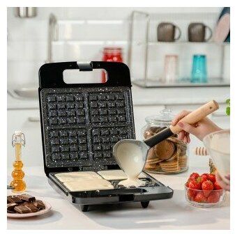 Вафельница Zelmer ZWM0001 чёрный