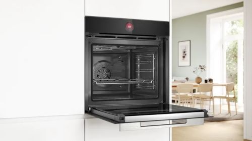 Духовой шкаф Bosch HBG 7722B1 Serie 8 черный