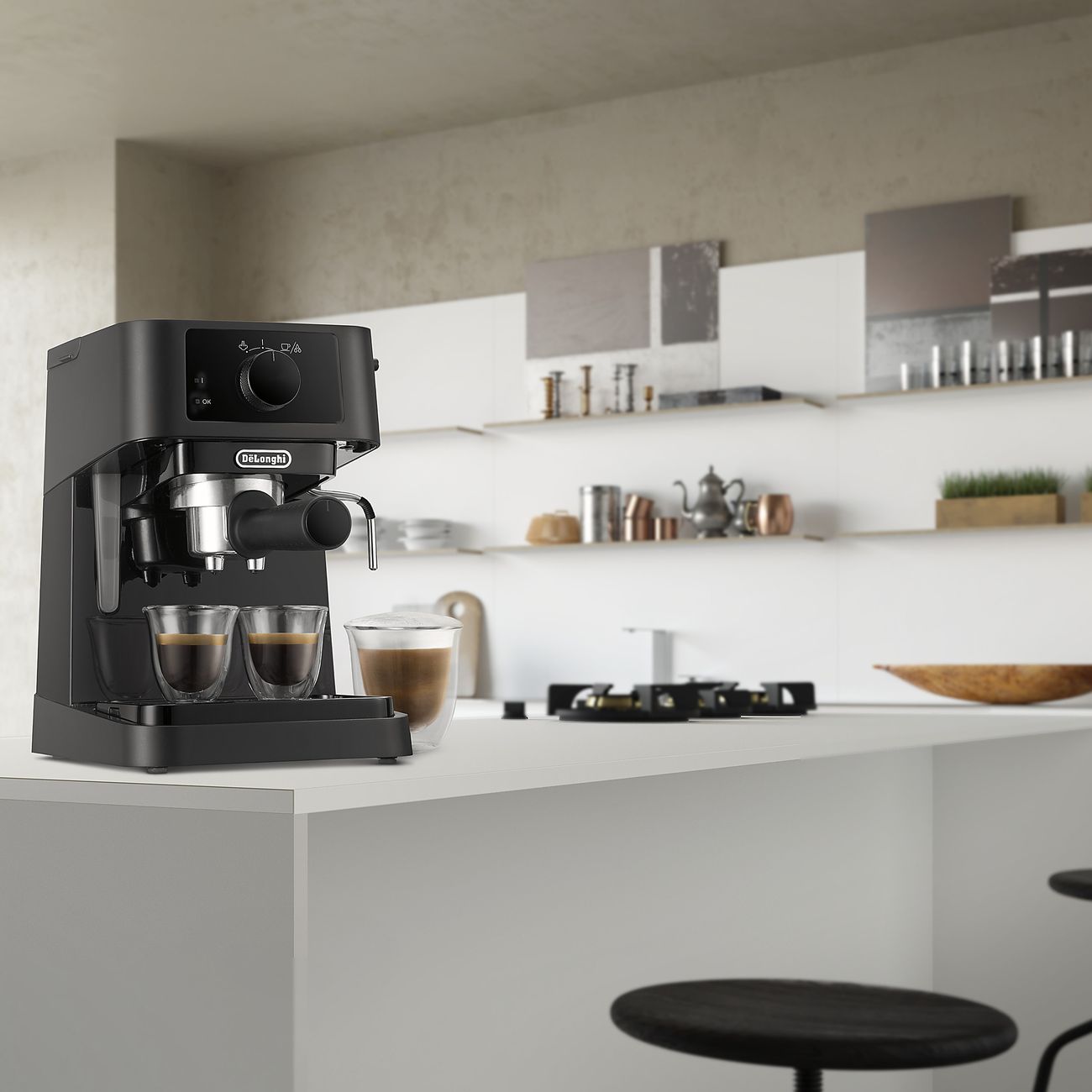 Кофеварка De'longhi EC230BK