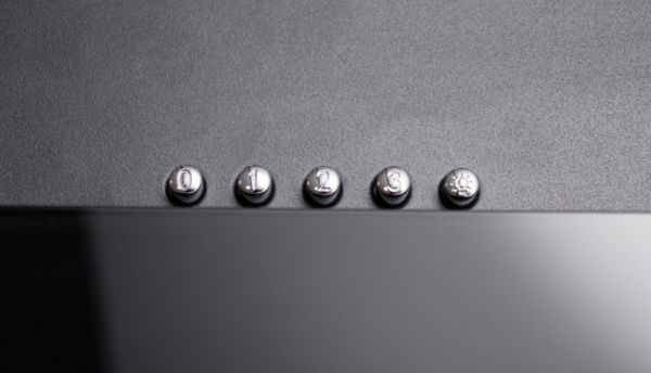 Вытяжка Holberg Delta 600TBL черная