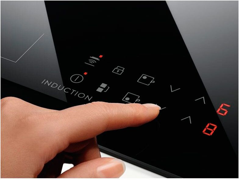 Индукционная варочная поверхность Electrolux LIT 30231C 30 cm 300 Domino