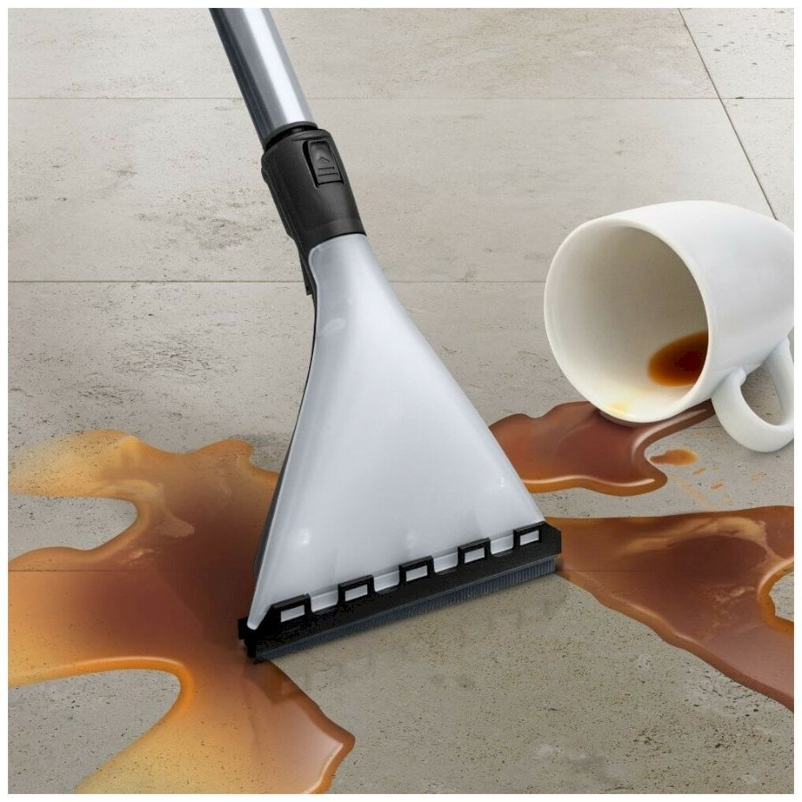 Пылесос Bosch BWD 41700, черный