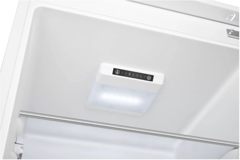 Встраиваемый холодильник Evelux FI 2211 D