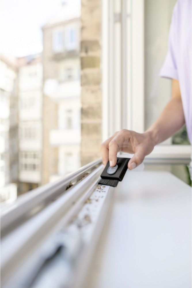 Аккумуляторный стеклоочиститель Karcher WV 1 Plus Frame Edition (16336200)