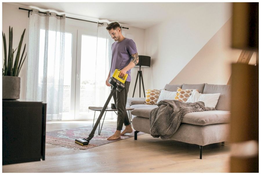 Вертикальный пылесос Karcher VC 4 Cordless myHome, черный/желтый (11986200)