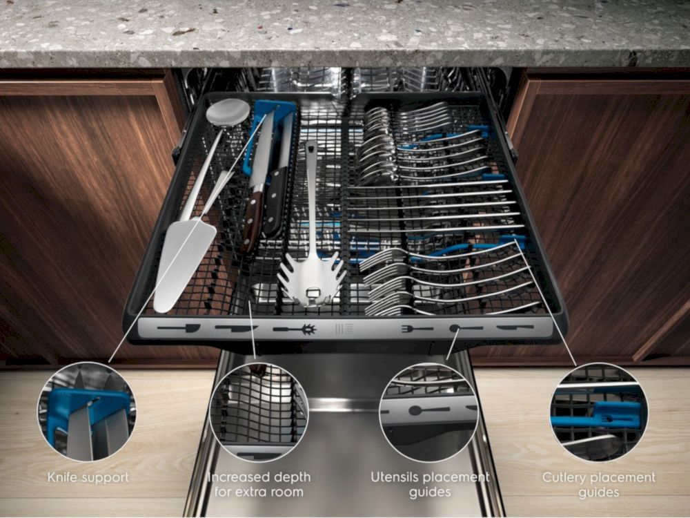 Встраиваемая посудомоечная машина Electrolux EEC 87400W ComfortLift 900 QuickSelect