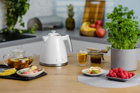 Электрический чайник Zelmer ZCK7650