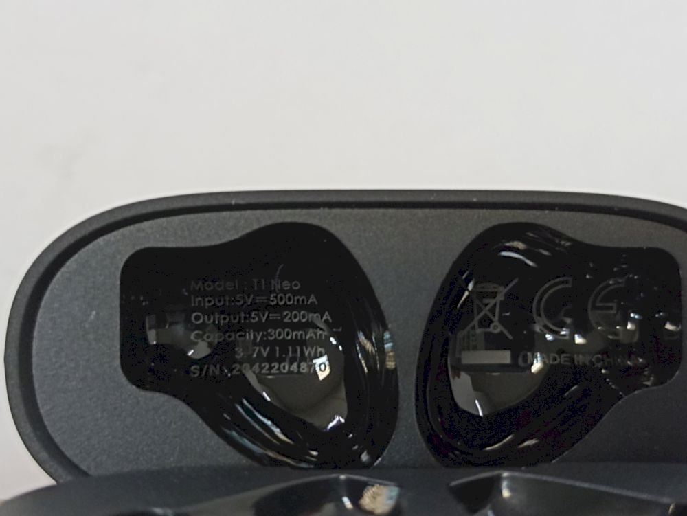 Беспроводные наушники с микрофоном Itel IT1 NEO bluetooth, с зарядным кейсом, черные (ITL-T1-BK)