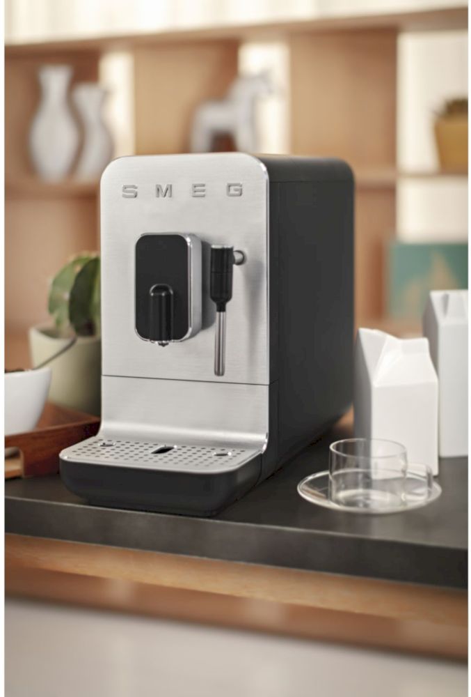 Кофемашина Smeg BCC02FBMEU черный