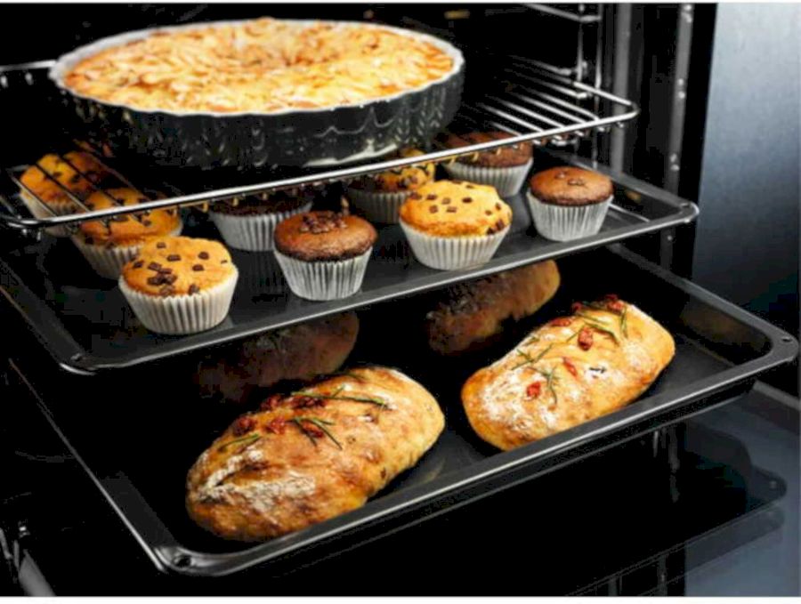 Духовой шкаф Electrolux EOF 3H50BK SurroundCook 600 черный